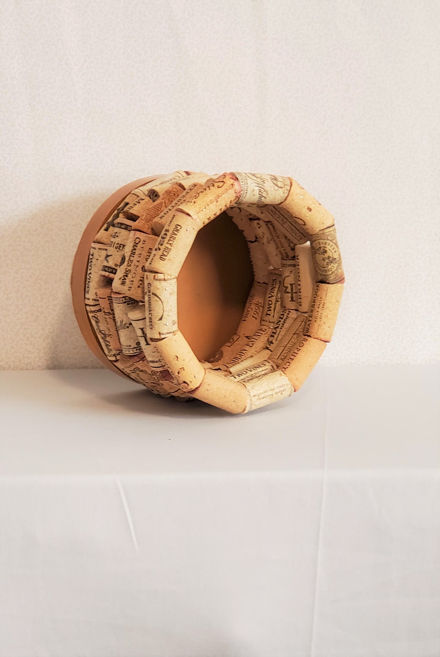 Round cork bottle holder