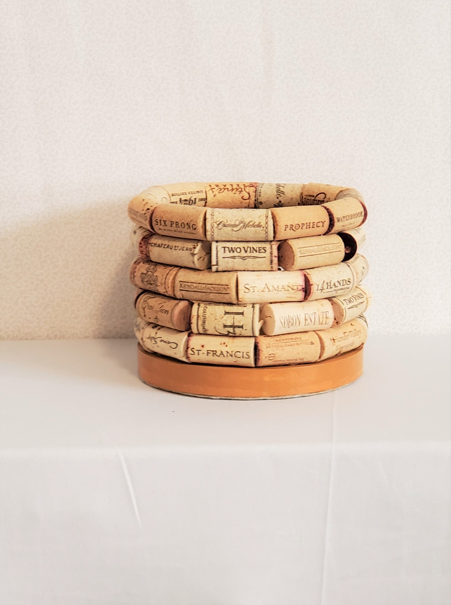 Round cork bottle holder