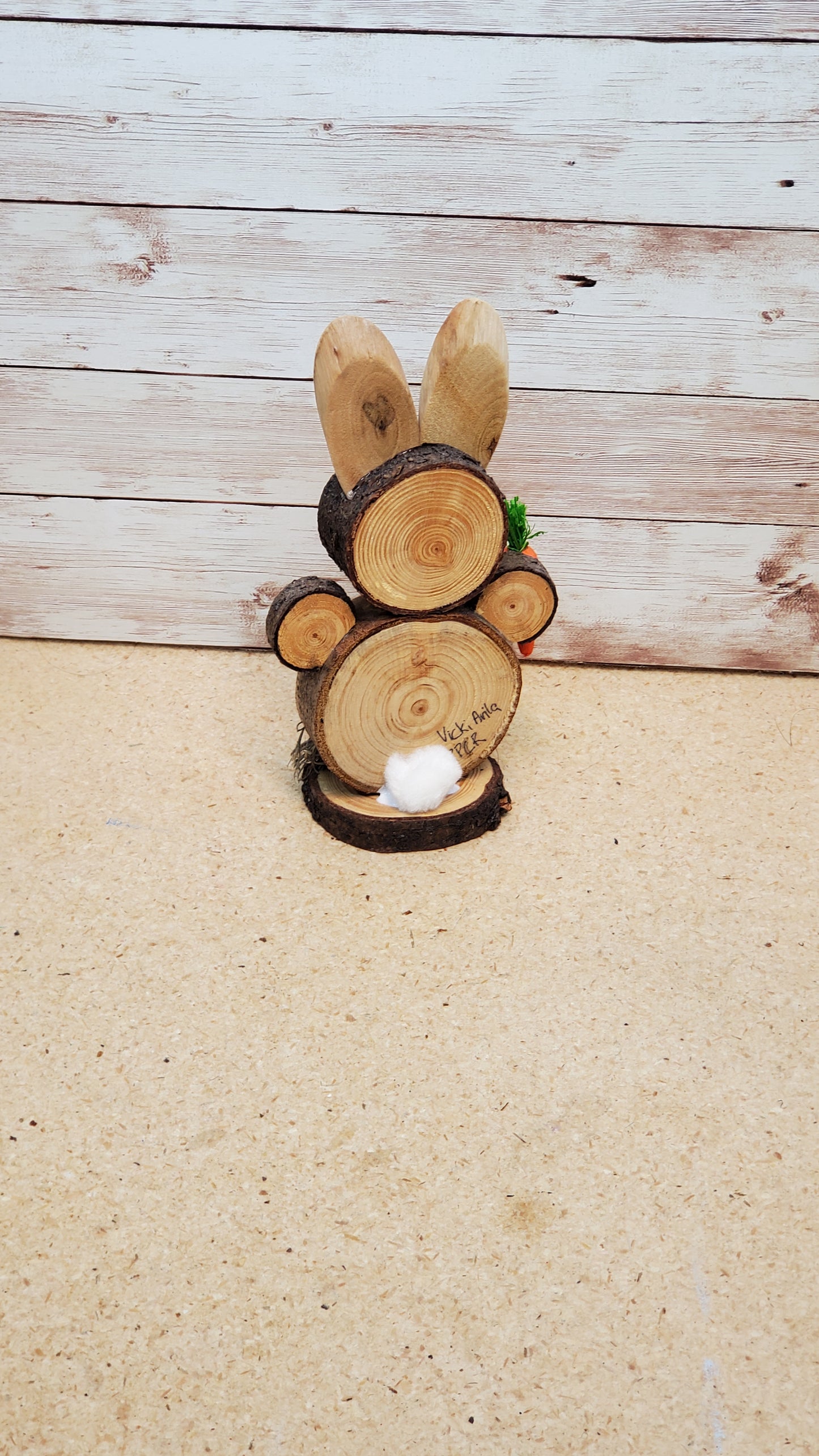 Wood round bunny